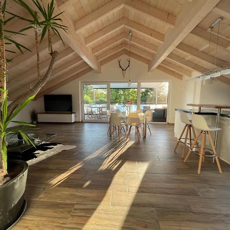 Lichtdurchflutete Wohnung Mit Grosser Dachterrasse Bruckmuhl Bagian luar foto