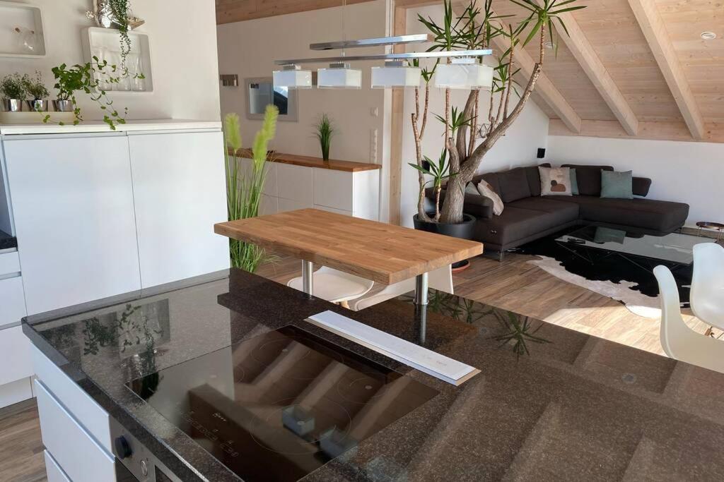 Lichtdurchflutete Wohnung Mit Grosser Dachterrasse Bruckmuhl Bagian luar foto