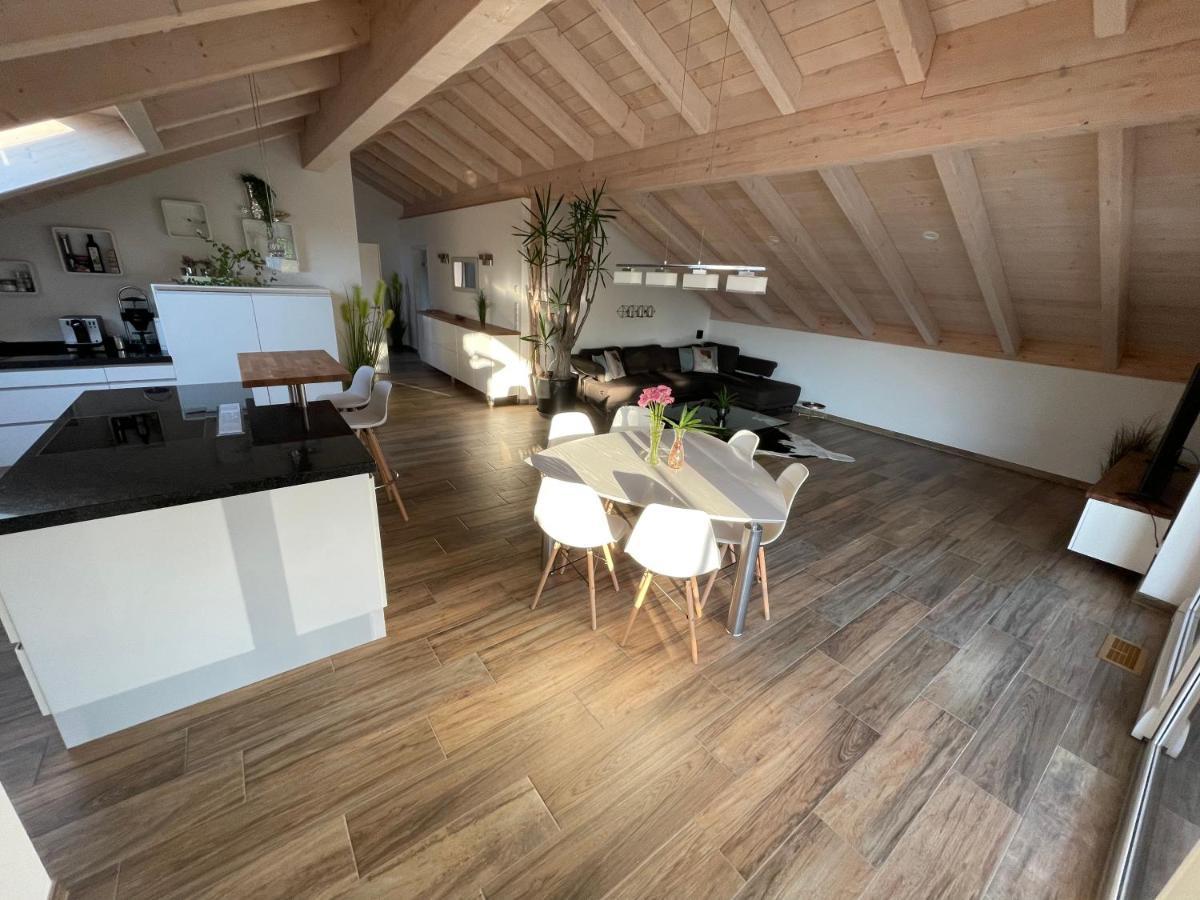 Lichtdurchflutete Wohnung Mit Grosser Dachterrasse Bruckmuhl Bagian luar foto