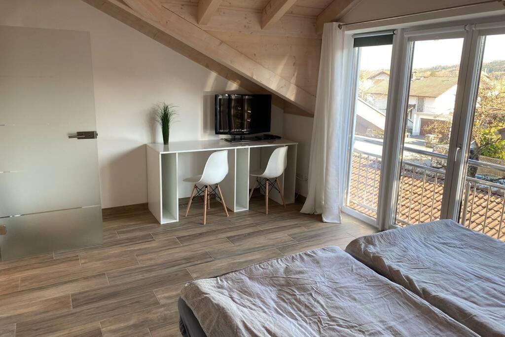 Lichtdurchflutete Wohnung Mit Grosser Dachterrasse Bruckmuhl Bagian luar foto