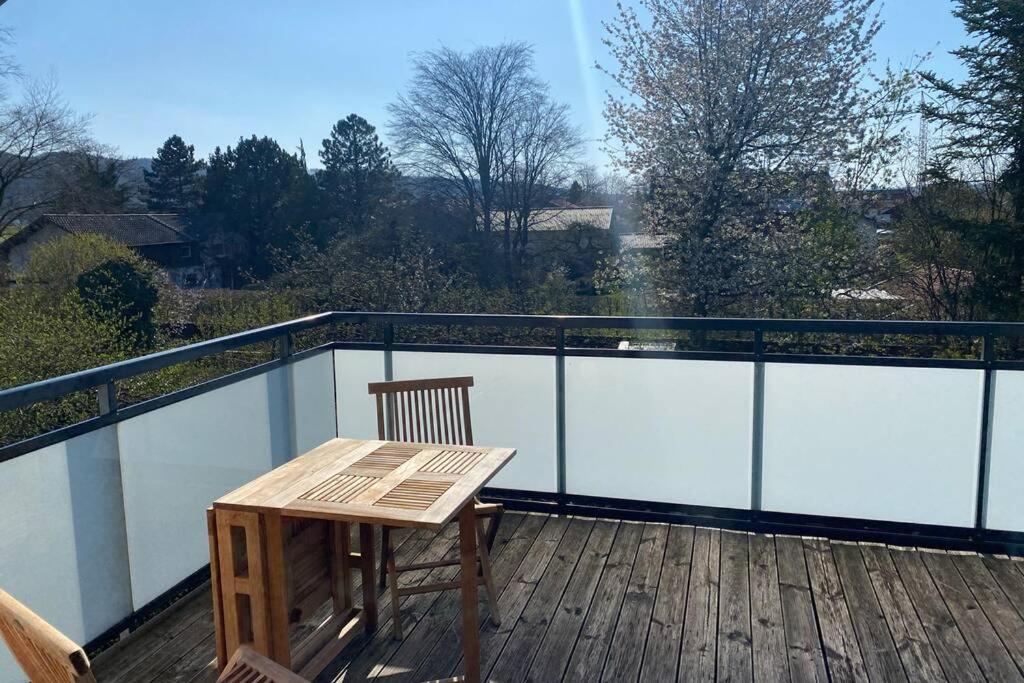 Lichtdurchflutete Wohnung Mit Grosser Dachterrasse Bruckmuhl Bagian luar foto
